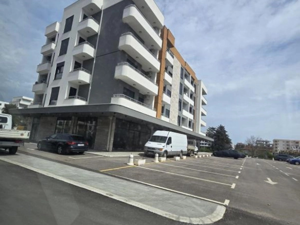 Jednosoban stan 65 m² u novogradnji blizu Velike plaže – Ulcinj