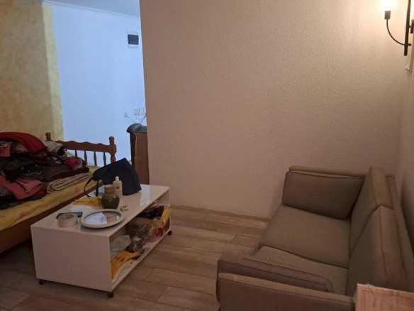 Dva stana po 34 m², jednosoban i garsonjera – Konik, Podgorica