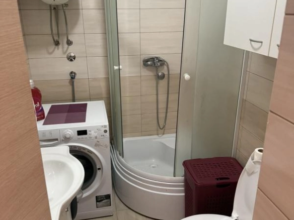Izdavanje: Jednosoban stan u novogradnji sa liftom – Ljubović, Podgorica