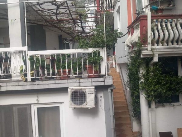 Trosoban stan 90 m² sa terasom i građevinskom dozvolom – Sutomore, Bar