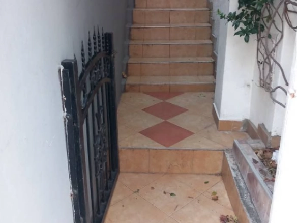 Trosoban stan 90 m² sa terasom i građevinskom dozvolom – Sutomore, Bar