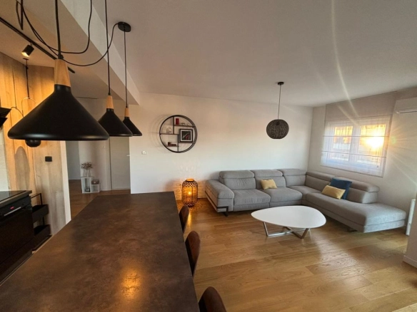 Dvosoban stan 70 m² na 8. spratu nove zgrade sa liftom – Podgorica