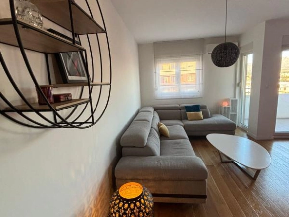 Dvosoban stan 70 m² na 8. spratu nove zgrade sa liftom – Podgorica