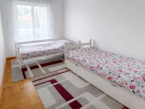 Jednosoban stan 47 m² na trećem spratu sa liftom – Babilonija, Budva