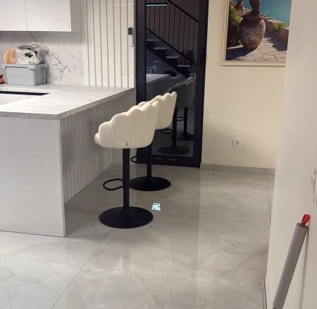 Porodična kuća 200 m² na placu od oko 1000 m² – Buljarica, Budva