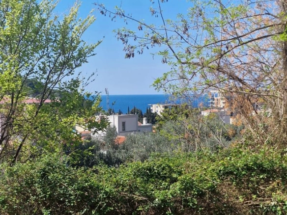 Trosoban stan 99 m² sa terasom od 38 m² – Petrovac, Budva