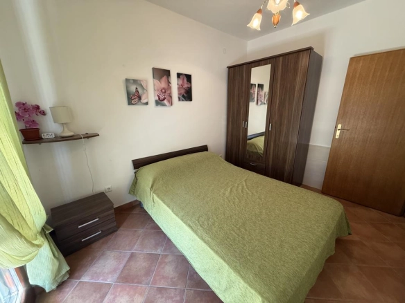 Trosoban stan 99 m² sa terasom od 38 m² – Petrovac, Budva
