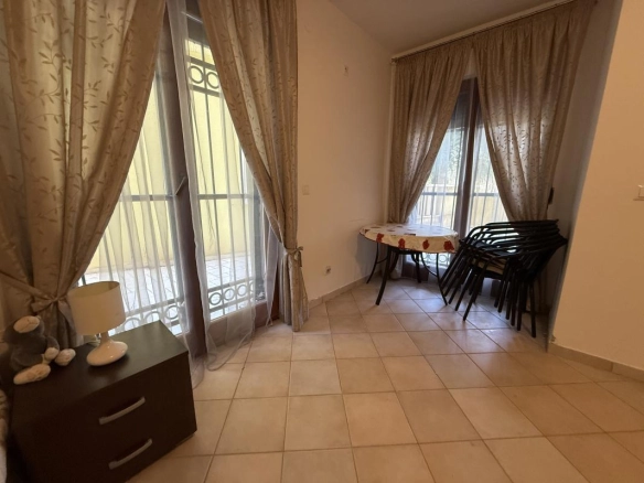 Trosoban stan 99 m² sa terasom od 38 m² – Petrovac, Budva