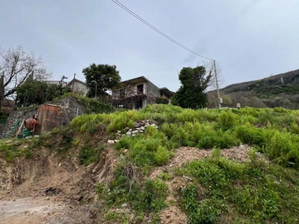 Plac 611 m² urbanizovan, pogodan za gradnju – Lastva Grbaljska, Kotor