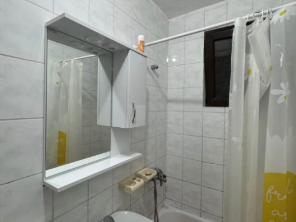 Jednosoban stan 40 m² u centralnom dijelu Maina, Budva