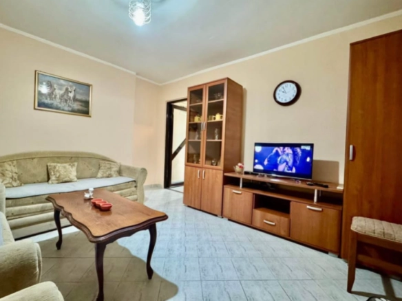 Jednosoban stan 40 m² u centralnom dijelu Maina, Budva