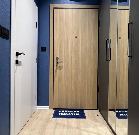 Jednosoban stan 33 m² sa dizajnerskom renovacijom – Bijeli Do, Budva