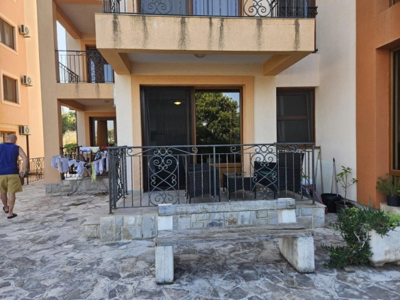Izdavanje: Jednosoban stan sa pogledom na more – Dobra Voda, Bar
