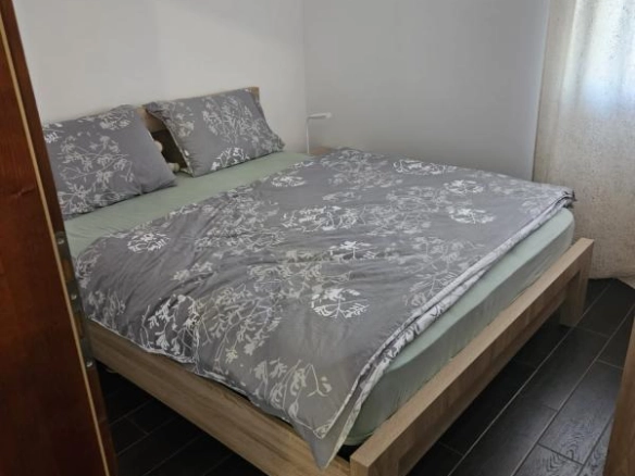 Izdavanje: Jednosoban stan sa pogledom na more – Dobra Voda, Bar