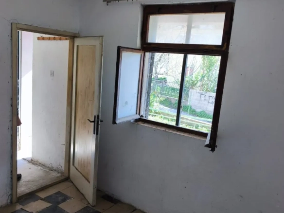 Kuća 41 m² na placu od 173 m² u ravnom dijelu – Sutomore, Bar
