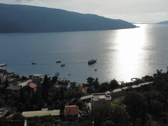 Plac 2706 m² sa pogledom na more i zaliv – Kumbor, Herceg Novi