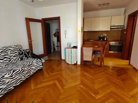 Jednosoban stan 49 m² u novogradnji sa liftom – Lazi, Budva