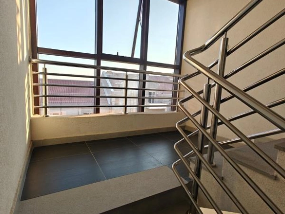 Jednosoban stan 49 m² u novogradnji sa liftom – Lazi, Budva