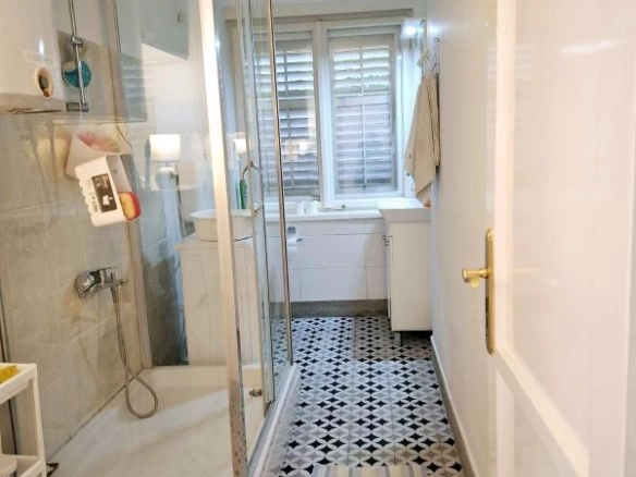 Trosoban stan 73 m² sa pogledom na more – Herceg Novi