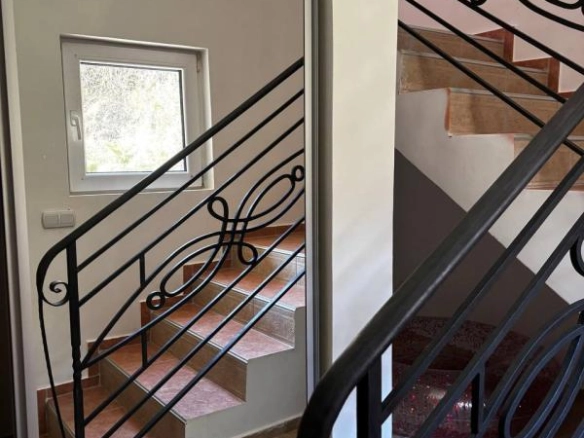 Kuća 300 m² sa pogledom na more i bazenom – Ratac, Bar