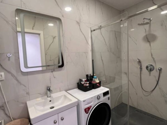 Jednosoban stan 70 m² sa terasom i pogledom na more – Soho City, Bar