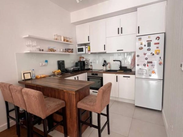 Jednosoban stan 70 m² sa terasom i pogledom na more – Soho City, Bar