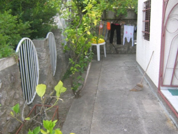 Trospratna kuća 200 m² na placu od 301 m² – Sutomore, Bar