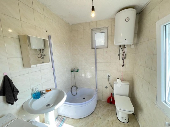 Kuća 50 m² sa pogledom na more na placu od 160 m² – Sutomore, Bar