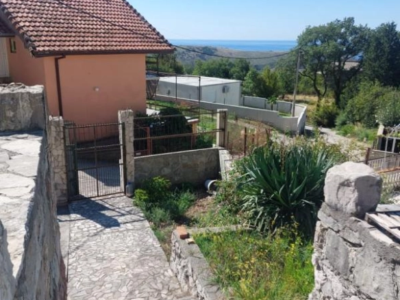 Kuća 50 m² sa pogledom na more na placu od 160 m² – Sutomore, Bar