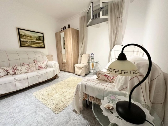 Jednosoban stan 50 m² sa terasom, namješten – Sveti Stefan, Budva