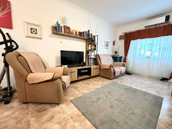 Jednosoban stan 50 m² sa terasom, namješten – Sveti Stefan, Budva