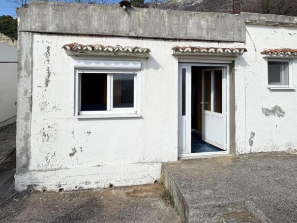 Kuća 60 m² na brdu za renoviranje – Sutomore, Bar