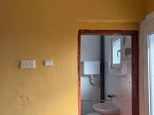 Kuća 60 m² na brdu za renoviranje – Sutomore, Bar
