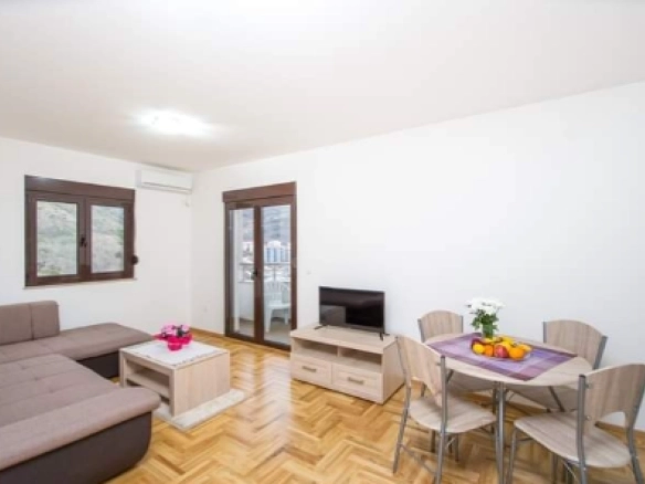 Jednosoban stan 47 m² sa pogledom na planine – Bečići, Budva