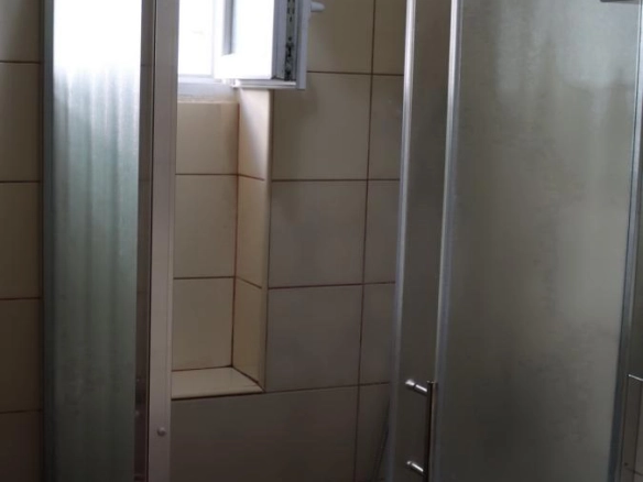 Trosoban stan 91 m² blizu mora sa garažom i dvorištem – Igalo, Herceg Novi
