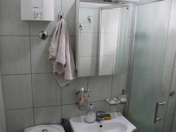 Trosoban stan 91 m² blizu mora sa garažom i dvorištem – Igalo, Herceg Novi