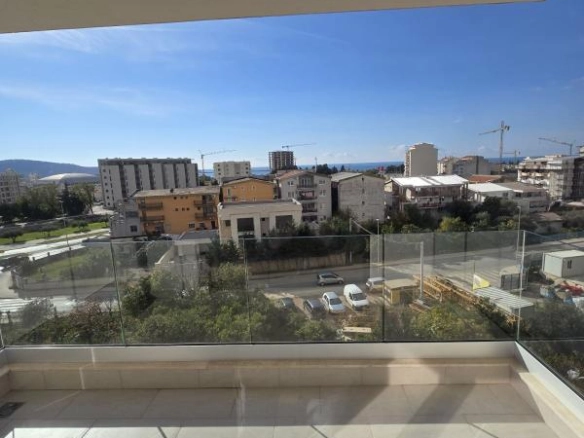 Dvosoban stan 69 m² sa pogledom na more u novogradnji – Ilino, Bar