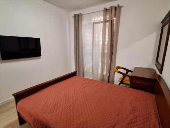 Trosoban stan 107 m² sa krovnom terasom od 107 m² – Tivat