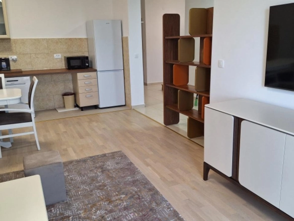 Trosoban stan 107 m² sa krovnom terasom od 107 m² – Tivat
