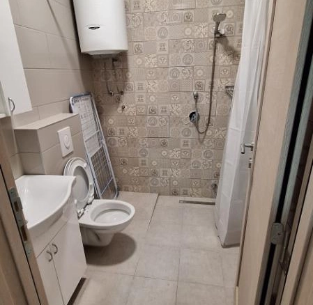 Trosoban stan 107 m² sa krovnom terasom od 107 m² – Tivat