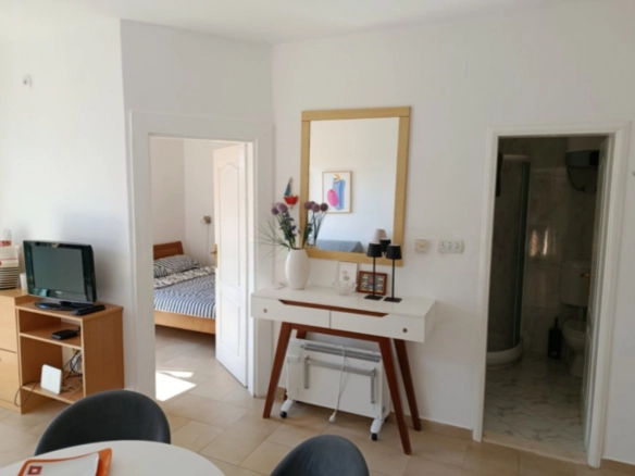 Jednosoban stan 33 m² sa privatnim dvorištem 20 m od mora – Herceg Novi