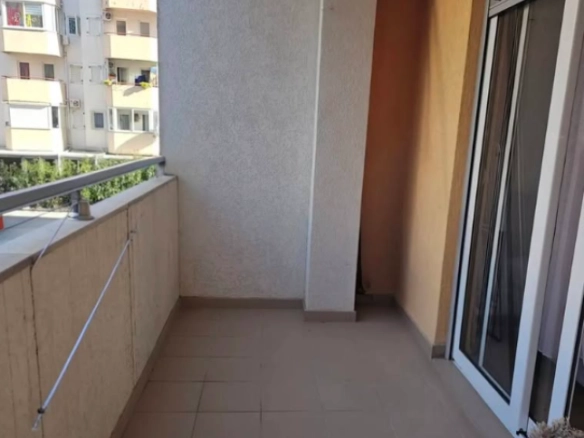Dvosoban stan 78 m² u novijoj zgradi sa liftom – Rozino, Budva