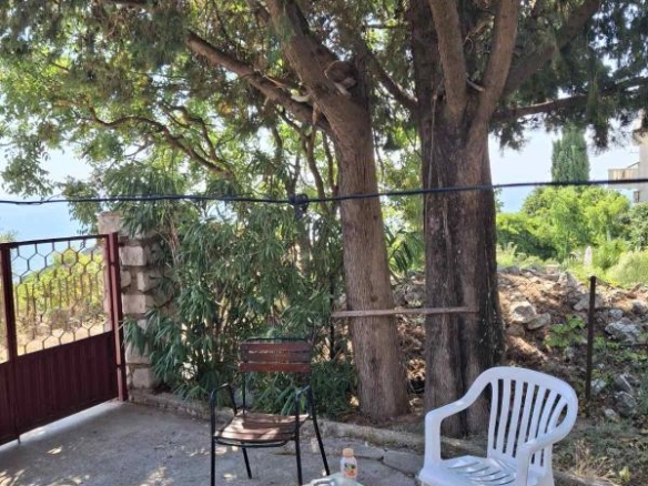 Kuća 90 m² sa pogledom na more i potencijalom za izdavanje – Dobra Voda, Bar