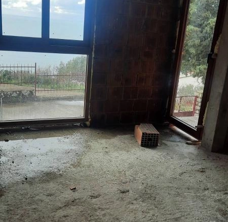 Kuća 90 m² sa pogledom na more i potencijalom za izdavanje – Dobra Voda, Bar