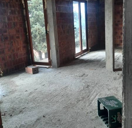 Kuća 90 m² sa pogledom na more i potencijalom za izdavanje – Dobra Voda, Bar