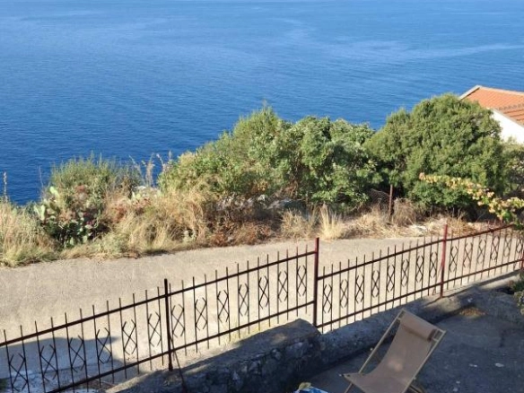 Kuća 90 m² sa pogledom na more i potencijalom za izdavanje – Dobra Voda, Bar