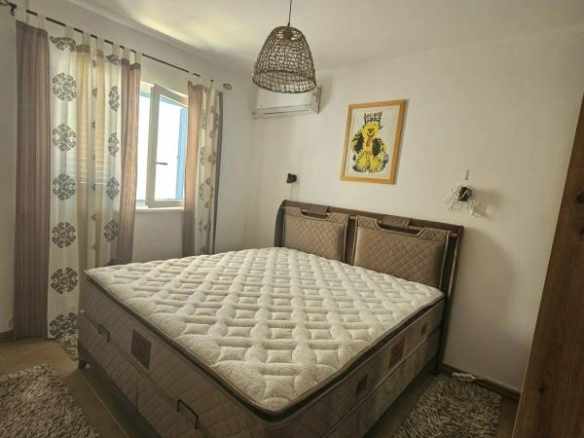 Dvosoban stan 79 m² sa bočnim pogledom na more – Bečići, Budva