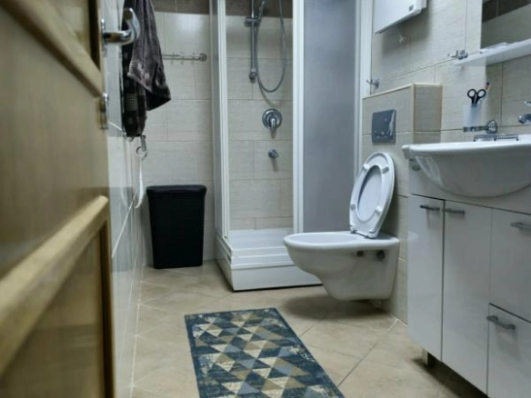 Dvosoban stan 79 m² sa bočnim pogledom na more – Bečići, Budva