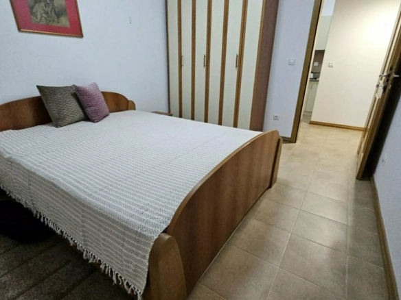 Dvosoban stan 79 m² sa bočnim pogledom na more – Bečići, Budva