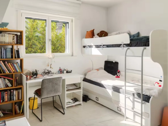 Izdavanje: Kuća 145 m² sa terasama i pogledom na more – Luštica